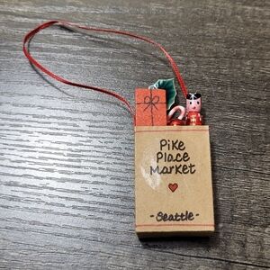 1985 Pike Place Market Seattle Christmas Shopping Bag Of Gifts Kitchen Quips